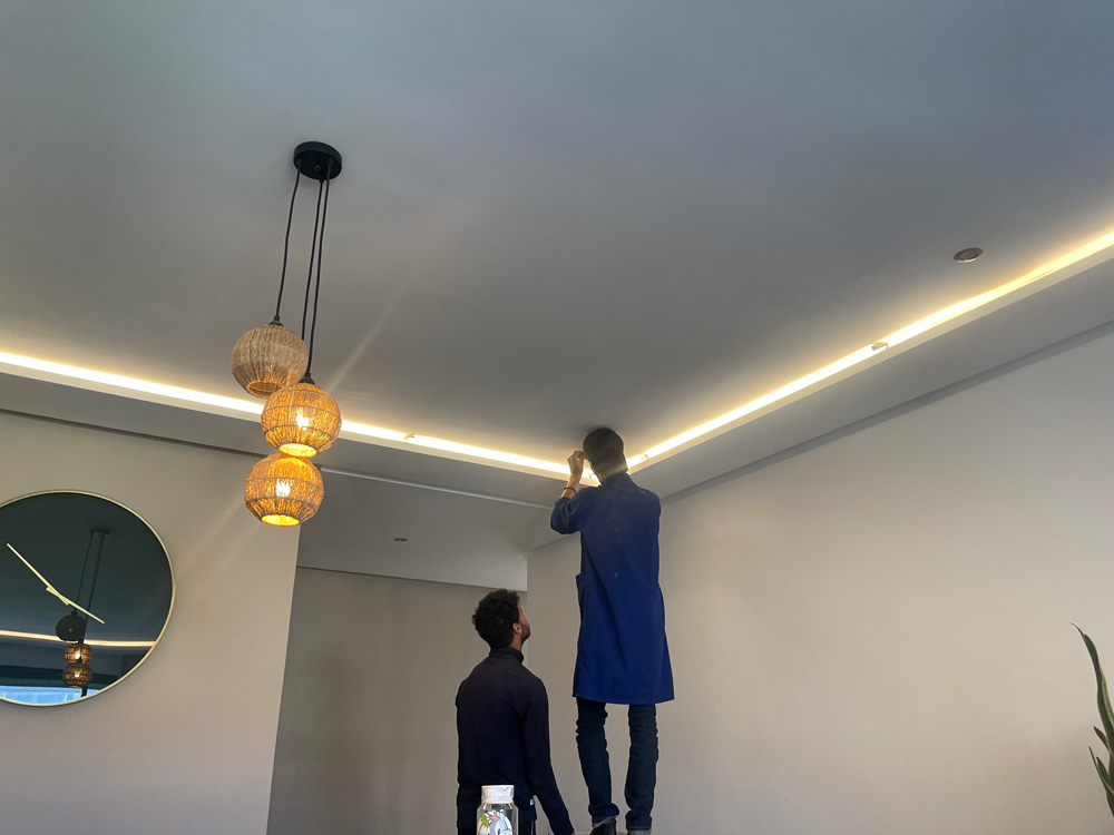 Installation éclairage LED au faux plafond