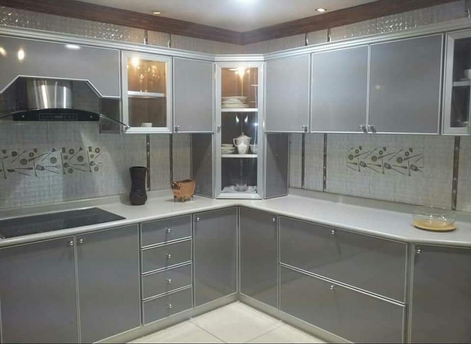 نجارة الألمنيوم (مطبخ عصري،زجاج مقسي,حمامات عصرية ,)